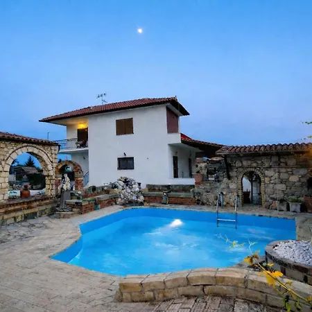 Saltos - Peaceful Poolside Retreat Villa