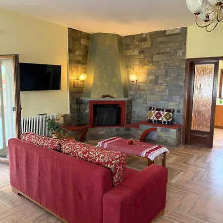 Saltos - Peaceful Poolside Retreat Villa *